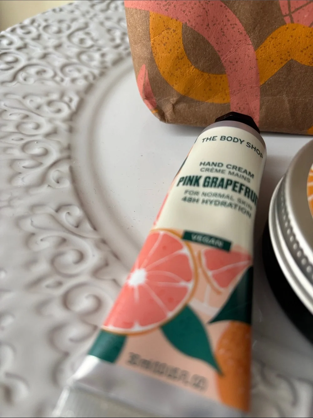 The Body Shop Pink Grapefruit & Satsuma Gift Pouch Set with Pink Accents